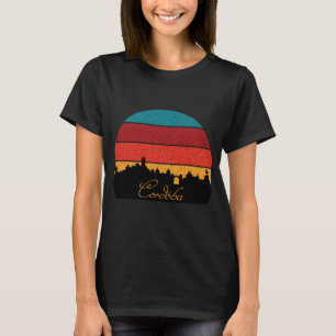 Camiseta Paisaje urbano de Córdoba Atardecer Retro Viaje