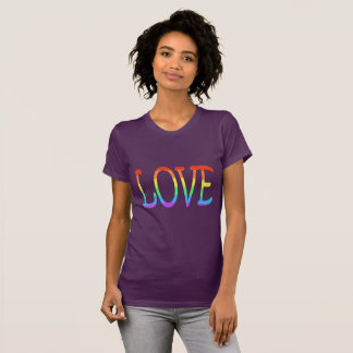 Camiseta Palabra de amor en letras de color arcoiris camise
