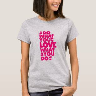 Camiseta Palabras dibujadas a mano que busca encontrar