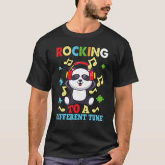 Camiseta Panda Balanceándose Al Compás De Una Melodía Difer