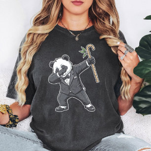 Camiseta Pandá de esmoquin haciendo dab con palo de bambú