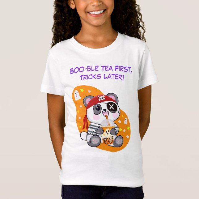 Camiseta Panda Pirata Kawaii de Halloween Bebiendo Té Boba (Anverso)