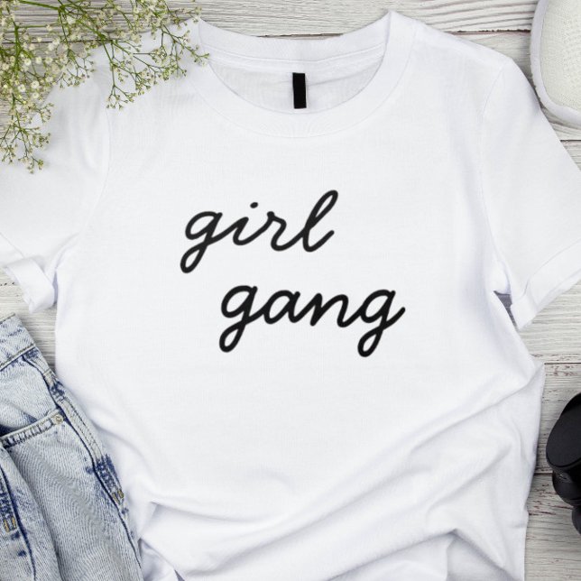 Camiseta pandilla chica linda escritura feminista moderna d (Modern girl gang t-shirt for bachelorette party guests, bridesmaids and bride)