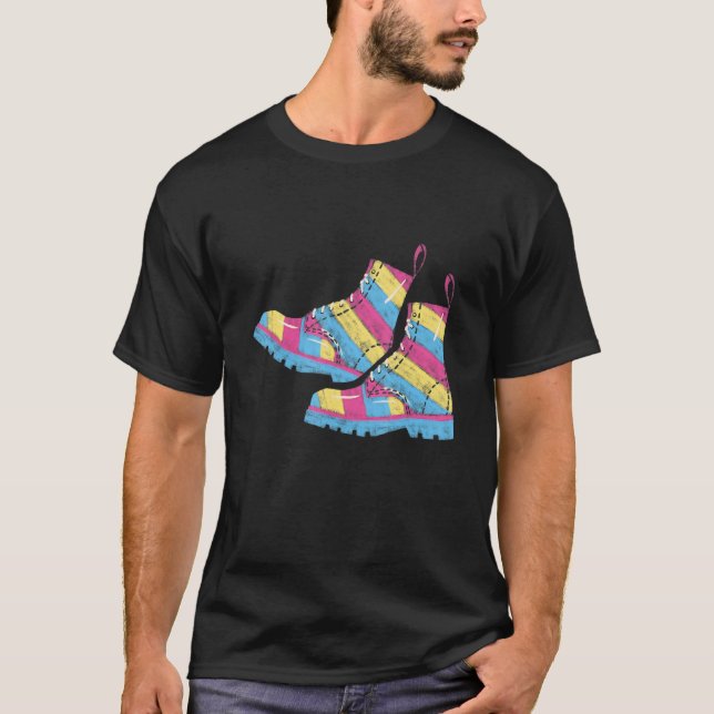 Camiseta Pansexual Boots Gay Love LGBTQ+ Estética (Anverso)