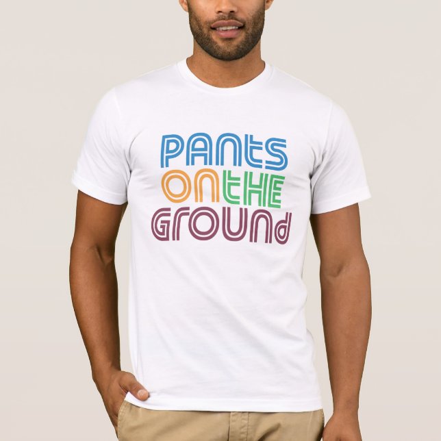 Camiseta Pantalones en la tierra (Anverso)