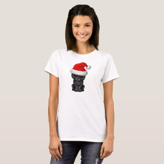 Camiseta Pantera negra linda Cub que lleva un gorra de