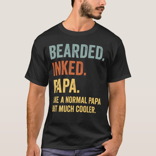 Camiseta Papa con Barba y Tatuajes (Anverso)