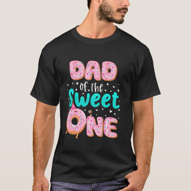 Camiseta Papá De Los Dulces Un Primer Cumpleaños Tema Fami (Anverso)