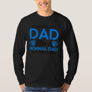 Camiseta Papá de seguridad cibernética mucho más inteligent