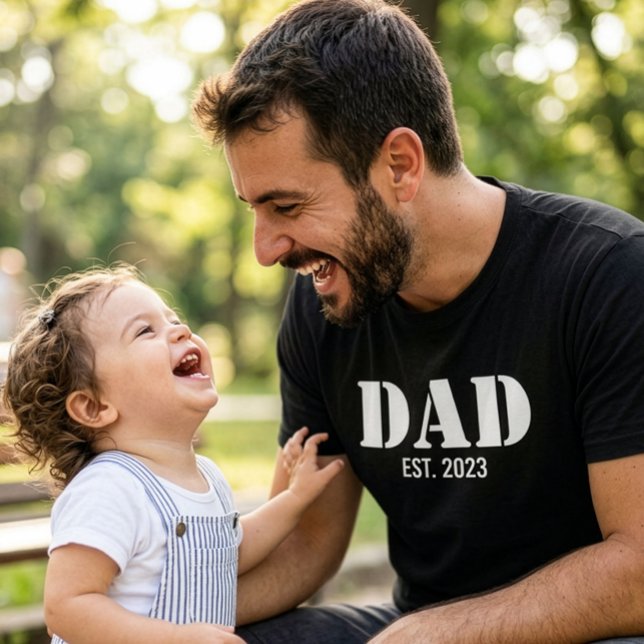 Camiseta Papá Estableció Tipografía Blanca Simple Negra (Dad Established Bold White Typography Black T-Shirt)