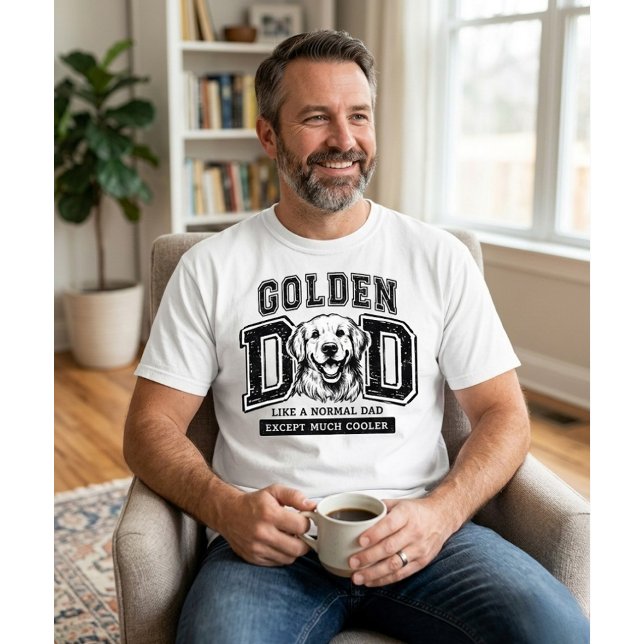 Camiseta Papá Golden Retriever (Man in white Golden Dad shirt holding mug; personalized Golden Retriever Father's Day gift mockup.)