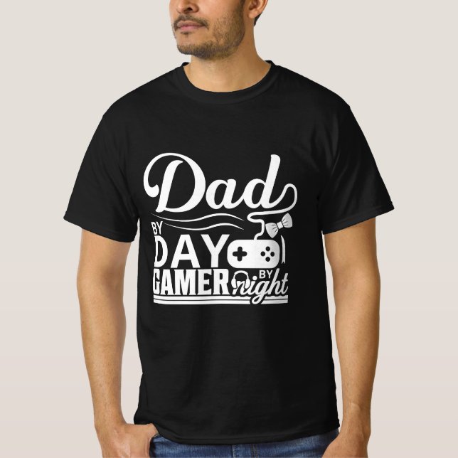Camiseta Papá jugando de día por noche (Anverso)