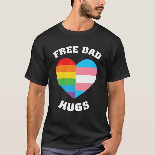 Camiseta Papá libre abraza a mamá LGBT abrazando el orgullo (Anverso)