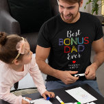 Camiseta Papá mejor bonificado del día del padre<br><div class="desc">Camiseta de padrastro con el dulce dicho "mejor bonificación de papá jamás",  un lindo corazón rojo,  y los nombres de los niños.</div>