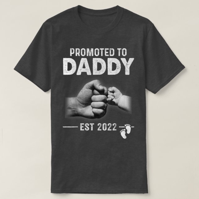 Camiseta Papá Nuevo Pronto Será Promocionado A Papi 2022  (Diseño del anverso)