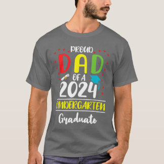 Camiseta Papá Orgulloso y Divertido de un Graduado de Kinde