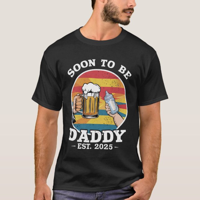 Camiseta Papá Pronto 2025 Primer Papi Retro 2025 (Anverso)