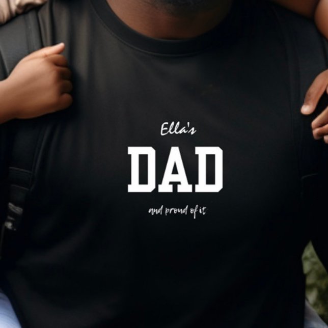 Camiseta Papá y el orgulloso Personalizable blanco y negro (Black and White Customizable Dad T-Shirt
)