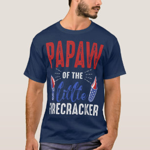 Camiseta Papaw Of The Little Firecracker 4th of July Birthd