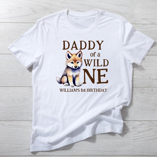 Camiseta Papi de una familia de cumpleaños de un lobo salva (Daddy of a wild one wolf themed birthday party t-shirt family photoshoot matching shirt photo props)