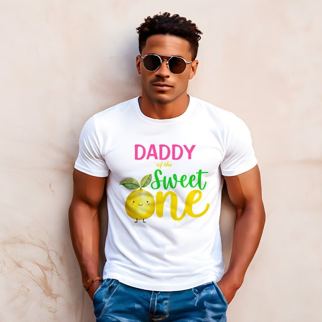 Camiseta Papi del dulce un fiesta de limonada rosa (Daddy of the Sweet one pink lemonade party fathers T-Shirt pink lemonade party family photo props)
