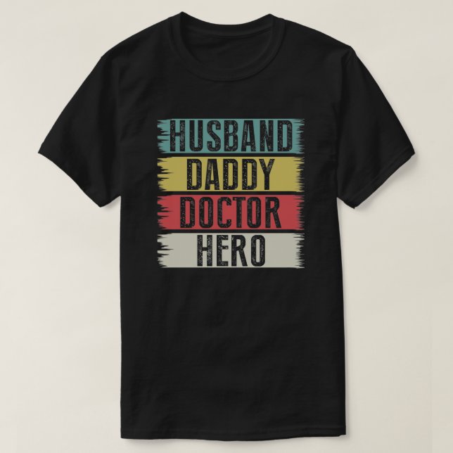 Camiseta Papi Esposo Médica Hero Cumpleaños o Día del Padre (Diseño del anverso)