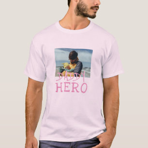 Camiseta Papi Hero Tipografía Rosa Foto Papá