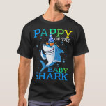 Camiseta PAPPY Of The Baby Shark Birthday Brother Shark Shi<br><div class="desc">Tiburón De Cumpleaños,  Tiburón De Cumpleaños,  Niño De Cumpleaños,  Tiburón Chica De Cumpleaños,  Tiburón Matador Familiar,  Tiburón,  Paquín Del Bebé Tiburón Cumpleaños Hermano Camisas Tiburones</div>