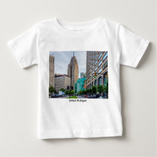 Camiseta para bebés en el centro de Detroit