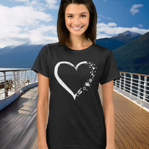 Camiseta para el crucero de crucero con el corazón