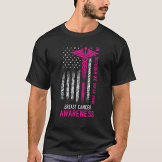 Camiseta Para enfermeras en octubre usamos rosa bandera de