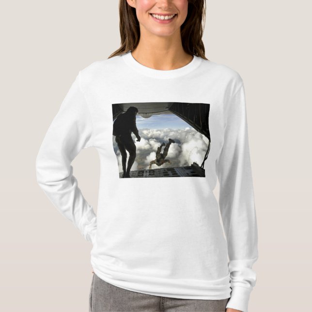 Camiseta Pararescuemen salta por la parte de atrás de un C- (Anverso)