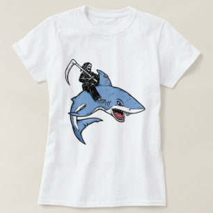 Camiseta Parca parca montando un tiburón