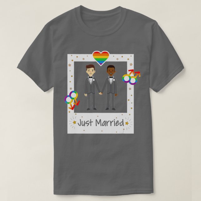 Camiseta Pareja gay casada con Boda de Rainbow LGB (Diseño del anverso)