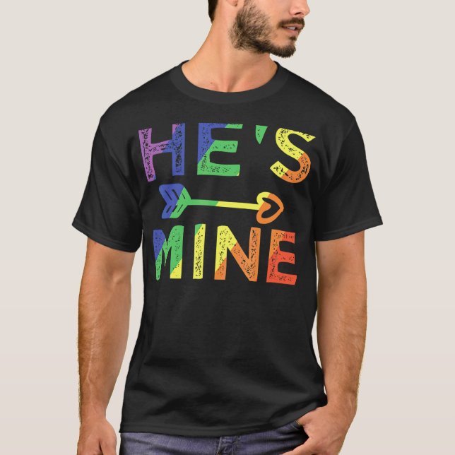 Camiseta Pareja gay masculina coincide con orgullo lgbt min (Anverso)