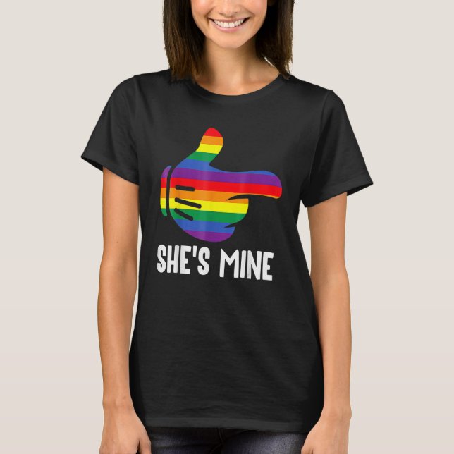 Camiseta Pareja lesbiana es mía, yo soy su orgullo LGBT (Anverso)