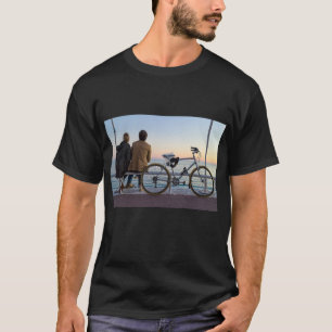 Camiseta Pareja romántica junto al río Saba