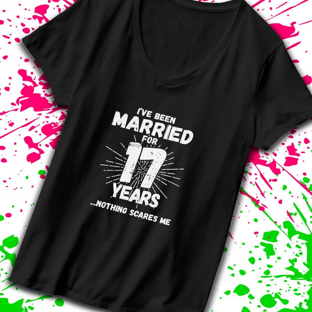 Camiseta Parejas casadas 17 años divertidos 17 años (Celebrate your 17 year anniversary milestone with our t-shirt designed to get laughs! -Teemixer)