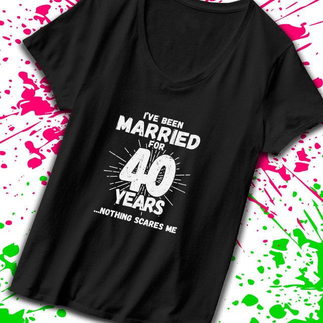 Camiseta Parejas casadas con 40 años de graciosos 40 años (Celebrate your 40 year anniversary milestone with our t-shirt designed to get laughs! -Teemixer)