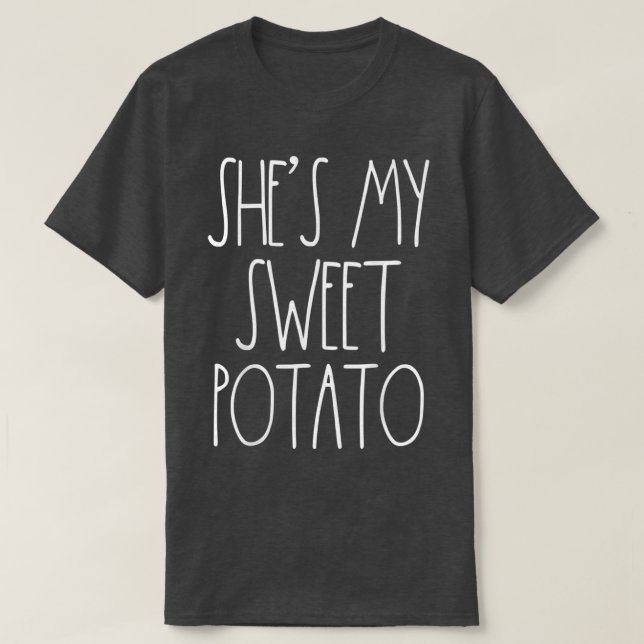 Camiseta Parejas de Acción de Gracias Shes My Sweet Potato  (Diseño del anverso)