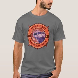 Camiseta Parque nacional de las cuevas eólicas Emblema de b