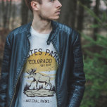 Camiseta Parque nacional Estes Colorado Parque Nacional Moo<br><div class="desc">Diseño de época Estes Park Parque Nacional Colorado,  Moose Sunset camiseta. Esta exclusiva camiseta vintage también es un gran regalo para aquellos que aman las actividades al aire libre con amigos y familia.</div>