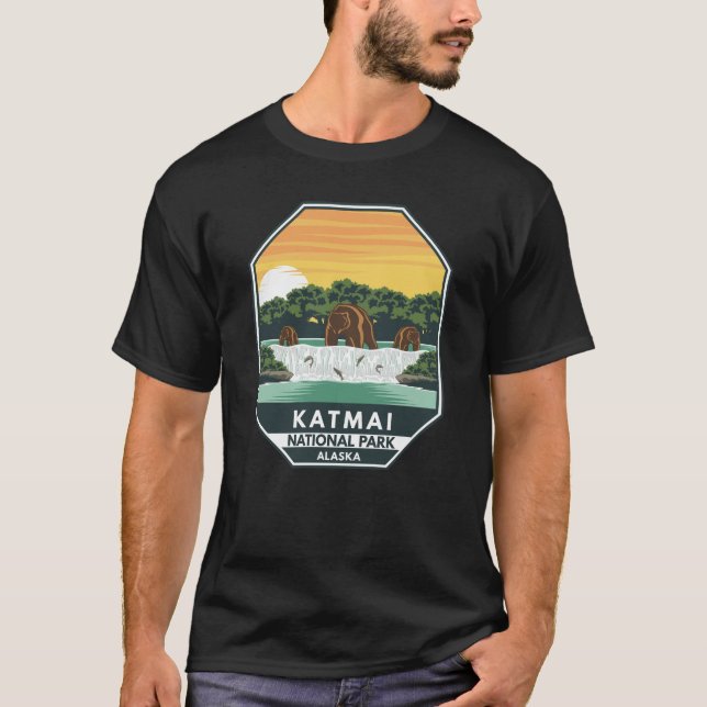 Camiseta Parque nacional Katmai Grizzly lleva emblema retro (Anverso)