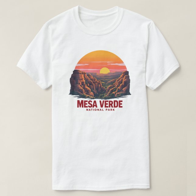 Camiseta Parque nacional Mesa Verde Arte de retro plano (Diseño del anverso)