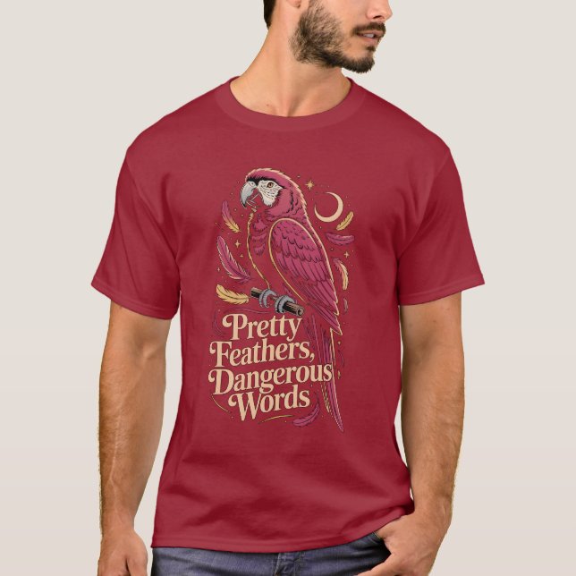 Camiseta Parrot – Pretty Feathers, Sharp Words (Anverso)