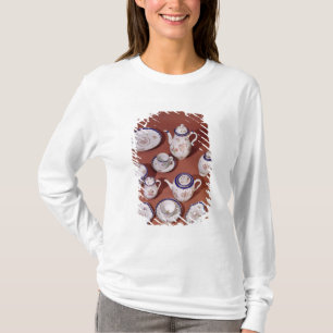 Camiseta Parte de un servicio de té con monograma de