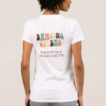 Camiseta Partida de Bachelorette Retro Dancing Queens Matan<br><div class="desc">Personalizado Bachelorette Party Retro Dancing Queens T-Shirt se puede personalizar con el nombre de la novia. Camiseta de diseño retro de fiesta de novia perfecta. Utilice nuestra "Herramienta de diseño" para añadir texto o cambiar el color del texto.</div>