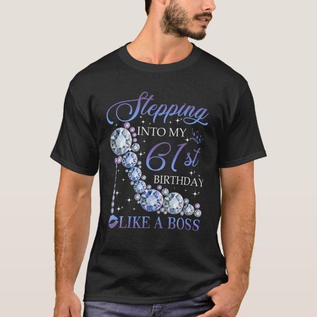 Camiseta Pasar A Mi 61º Cumpleaños Como Un Jefe Bday Gi (Anverso)