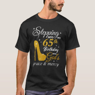Camiseta Pasar a mi cumpleaños número 65 con la gracia de D