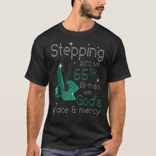 Camiseta Pasar a mi cumpleaños número 65 con la gracia y la